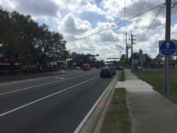 Retail Space For Lease: 2550 Mayport Rd, Jacksonville, FL 32233